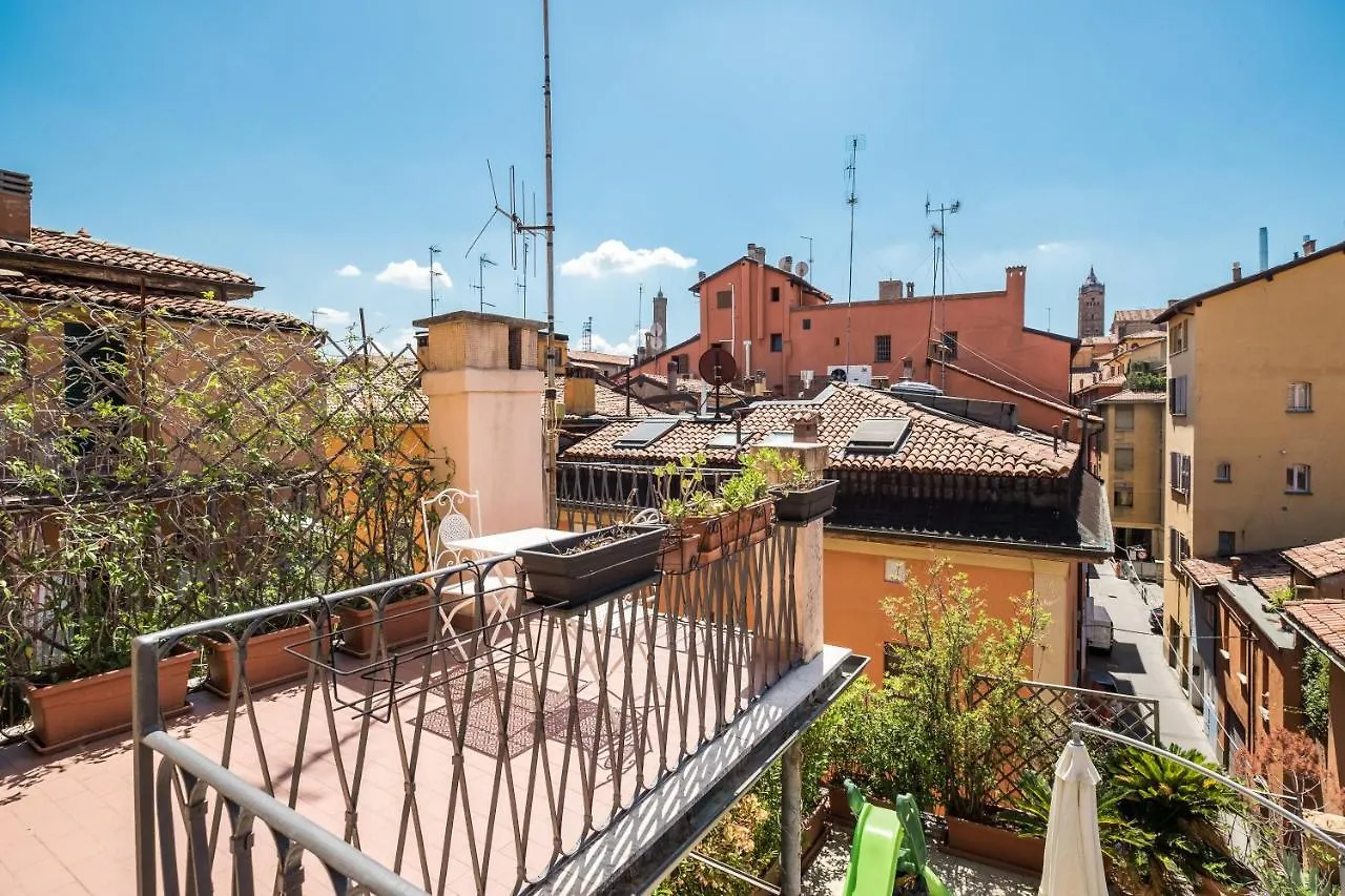 A Pochi Passi Dalla Finestrella Di Via Piella By Wonderful Italy Apartment Bologna Italy